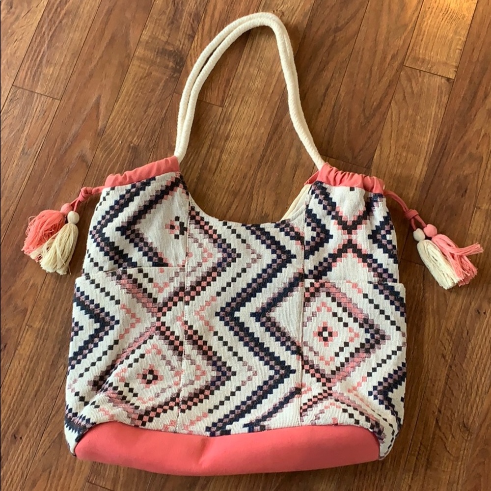 Woven tote bag